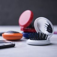 Hiusharja Hairbrush with Mirror Glance, valkoinen liikelahja logopainatuksella