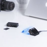 KESKITIN USB Hub Cosik, musta liikelahja logopainatuksella