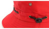 Myssy Hat Vacanz, punainen liikelahja logopainatuksella